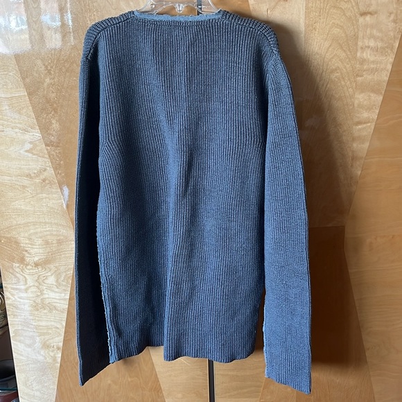 Dolce & Gabbana ribbed V neck sweater - Picture 3 of 10